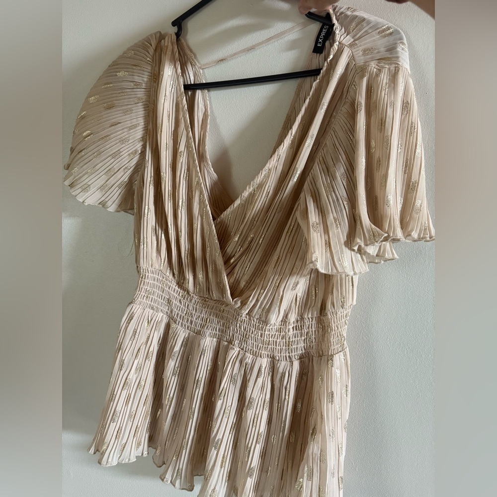 Express Medium Women’s Gold Swiss dot Babydoll Elegant Cream Pleated Top